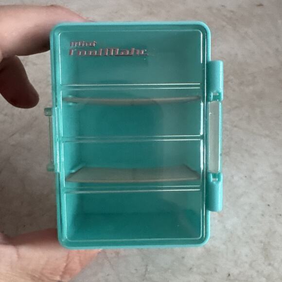 LOL Surprise Winter Disco Chalet Replacement Part -Mini Cool Matic Fridge Blue - Picture 1 of 7